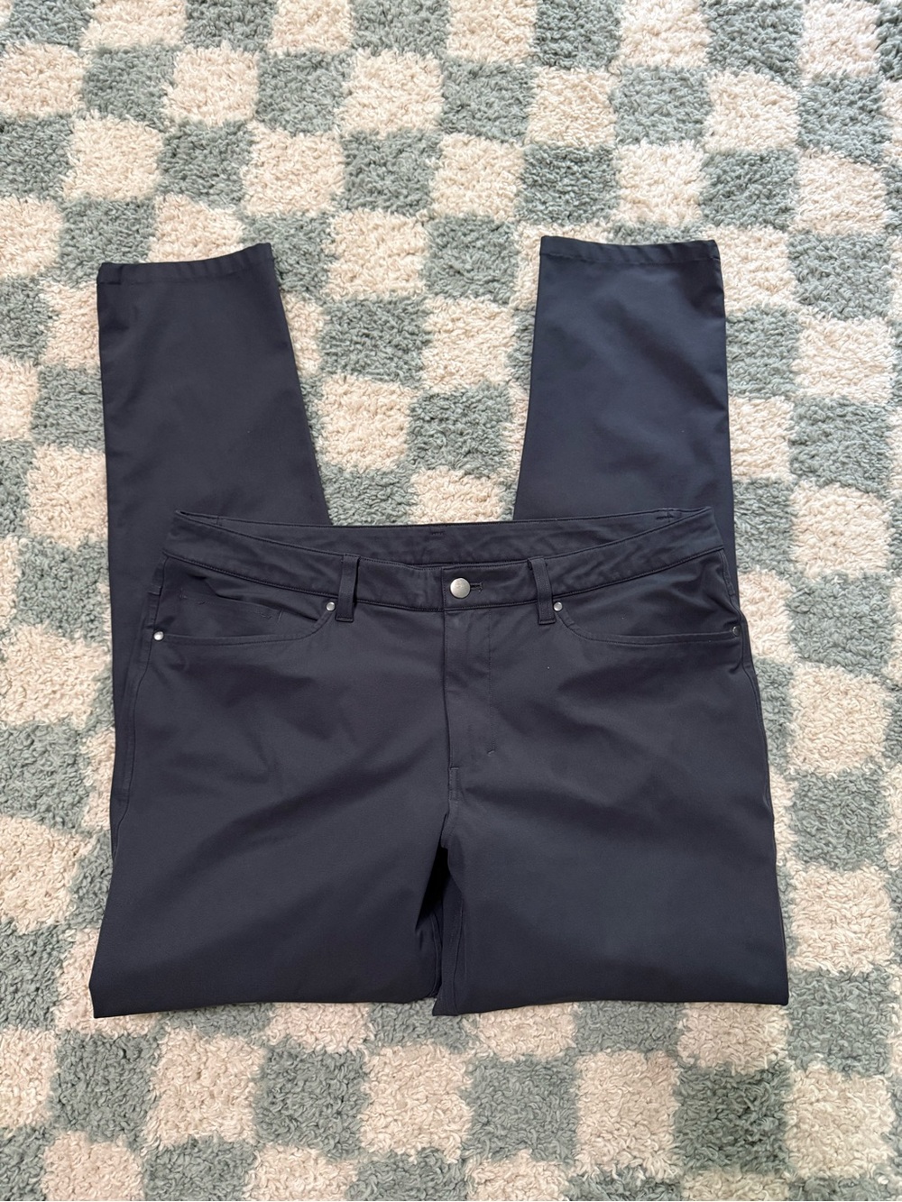Lululemon charcoal blackish gray men’s stretch comfort pants golf travel size 34